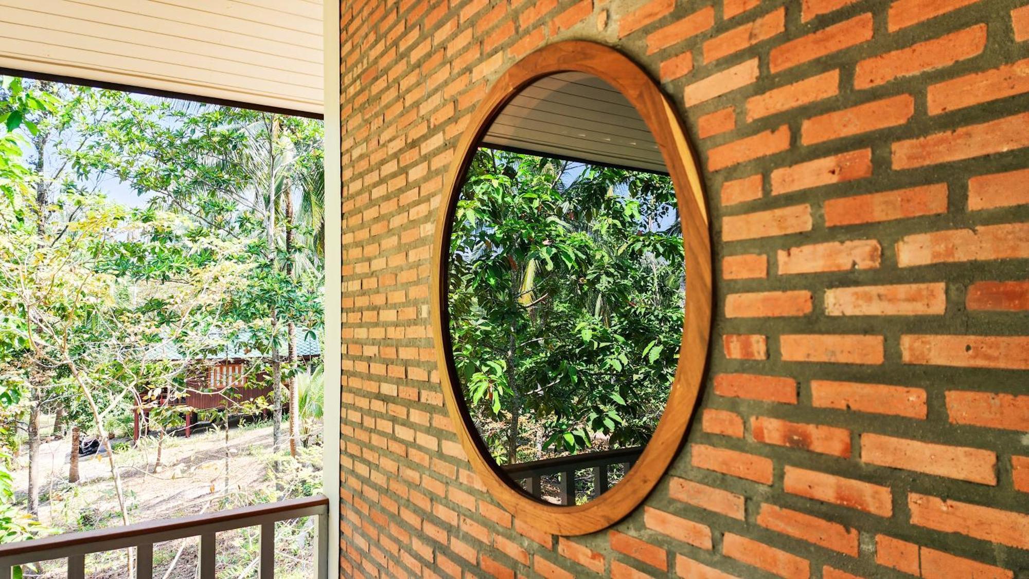 Baan Bhuwann Forest Ko Pha Ngan