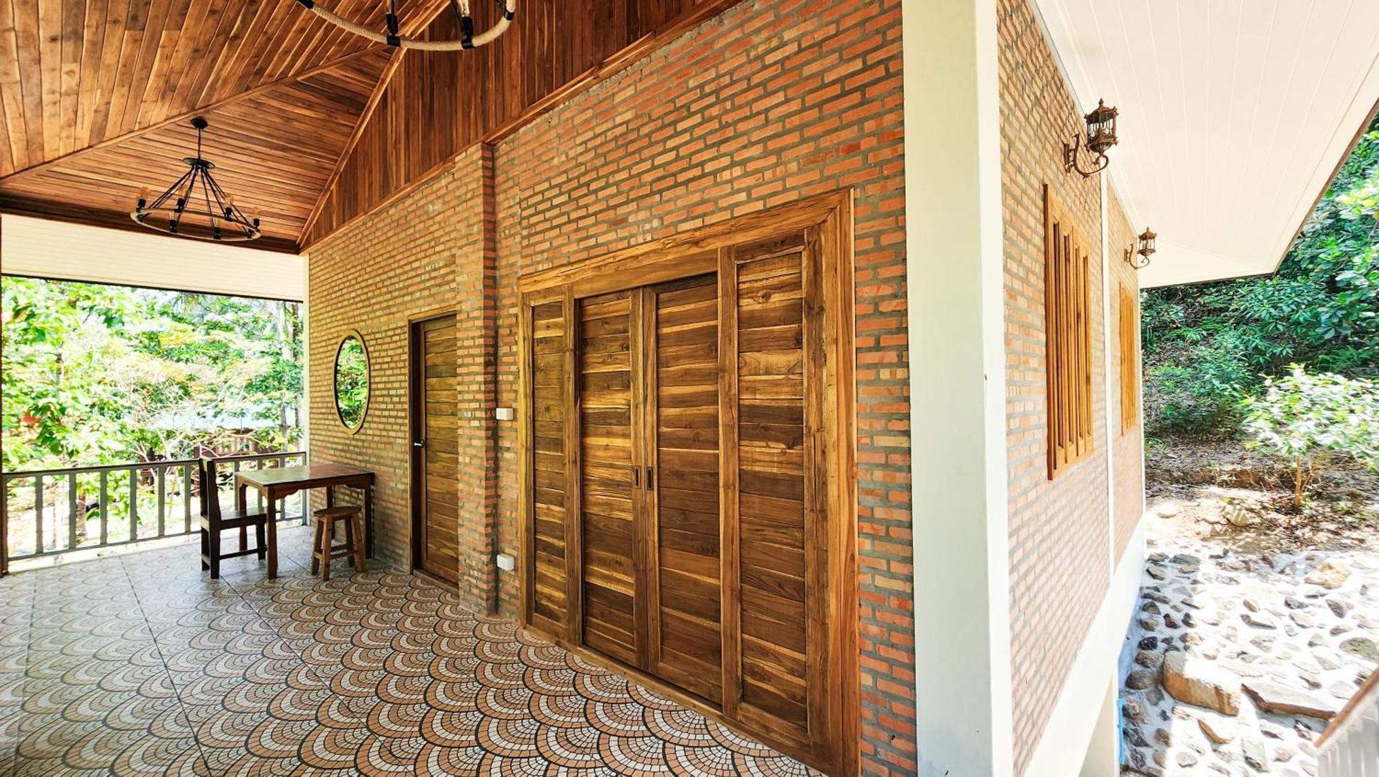 Baan Bhuwann Forest Chalet